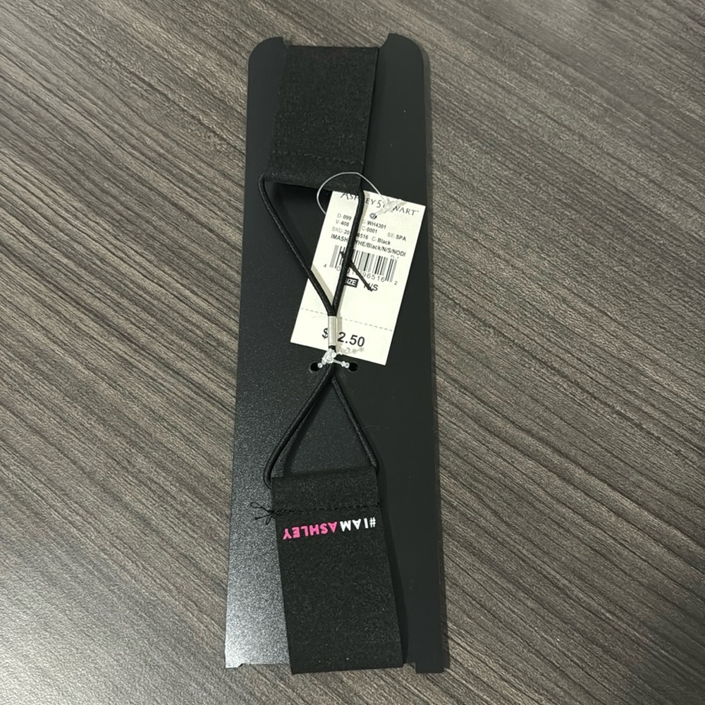 NWT! Ashley‎ Stewart Black Headband